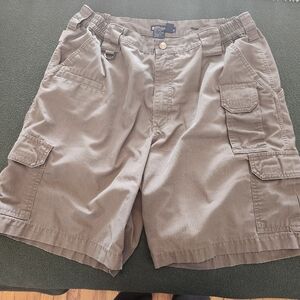 Men's Olive-Gray (Tundra) Cargo Shorts